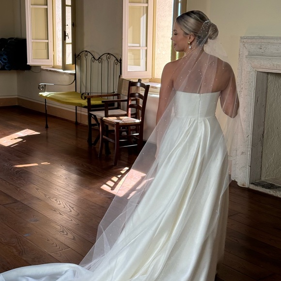 Wona Concept Lucia Wedding Dress - Picture 6 of 6